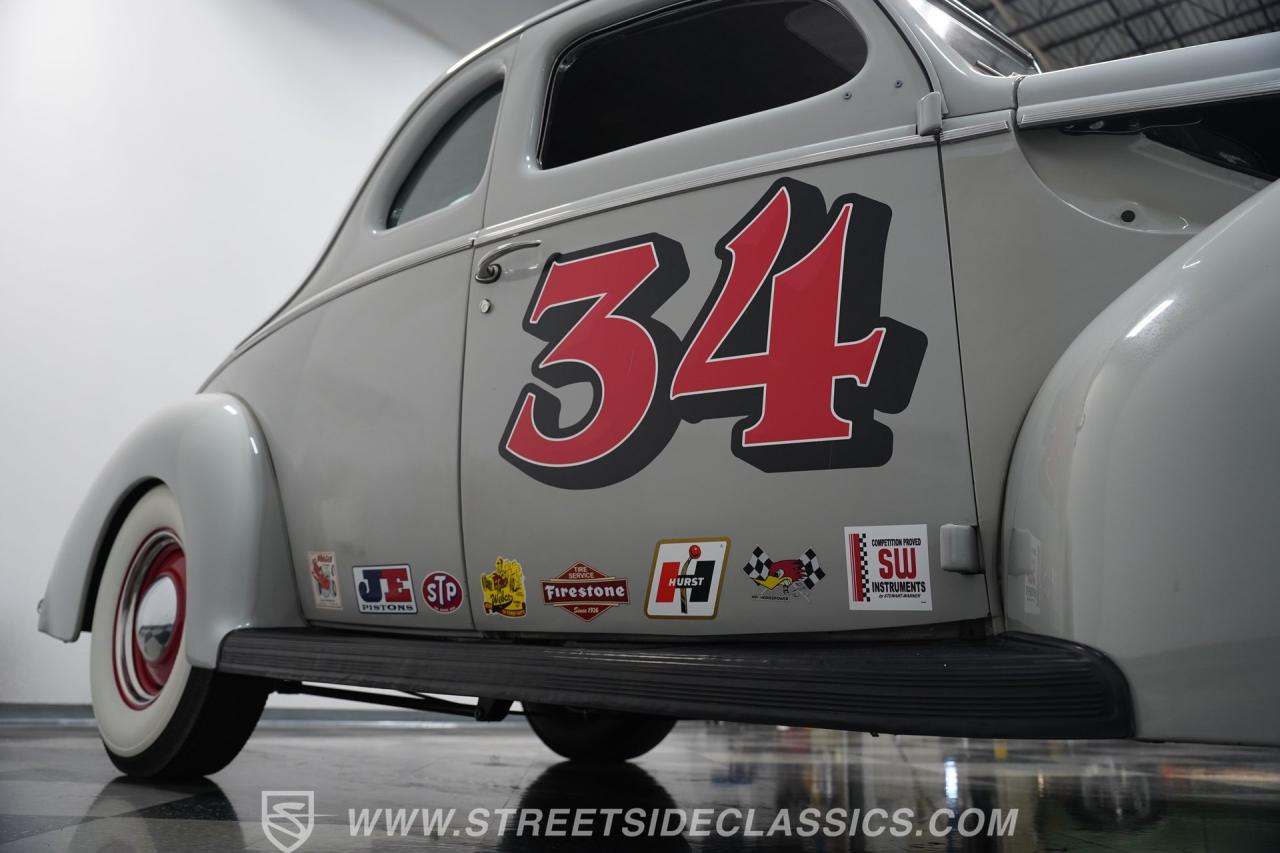 1940 Ford 5-Window Coupe