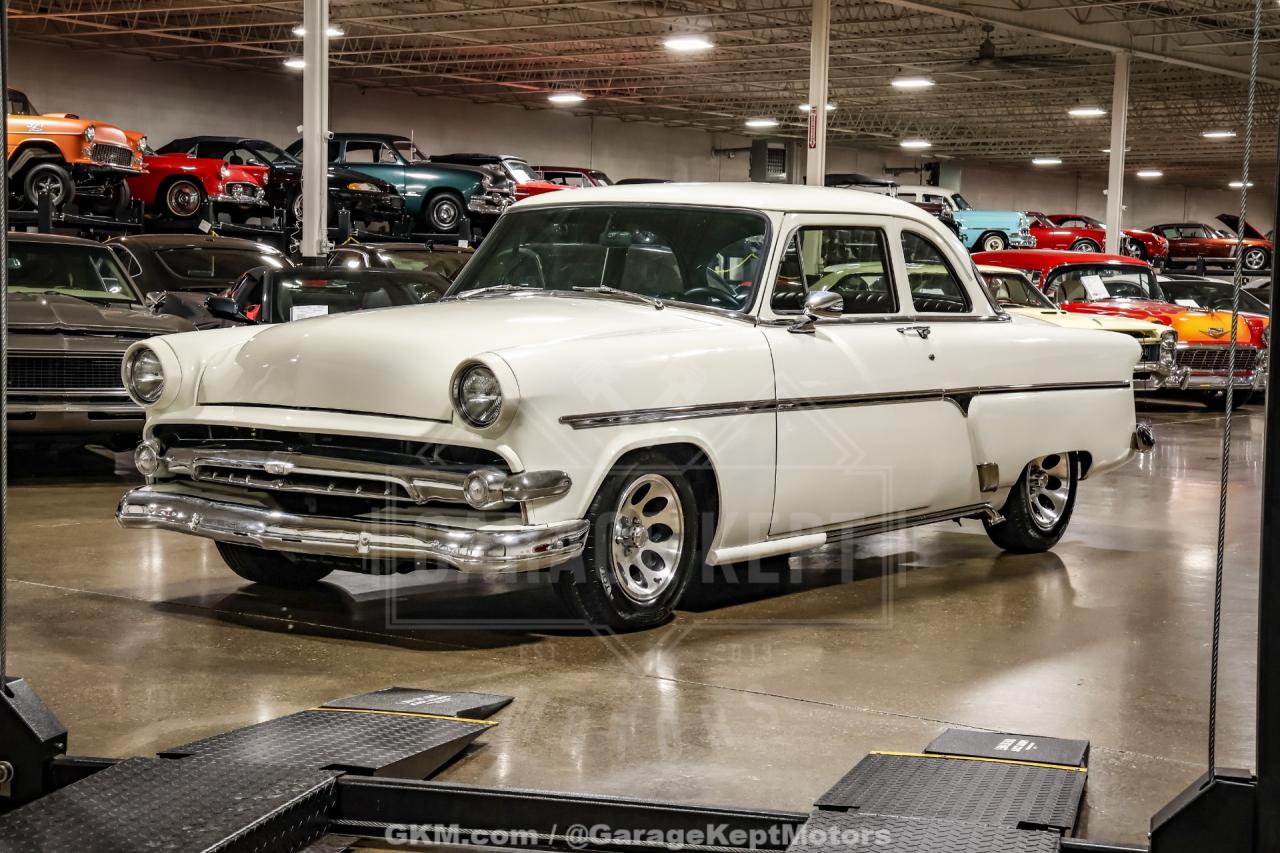 1954 Ford Crestline Skyliner