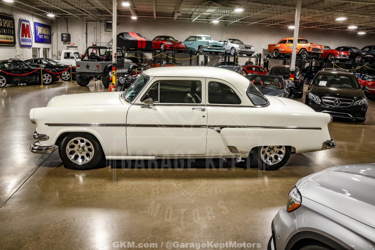 1954 Ford Crestline Skyliner