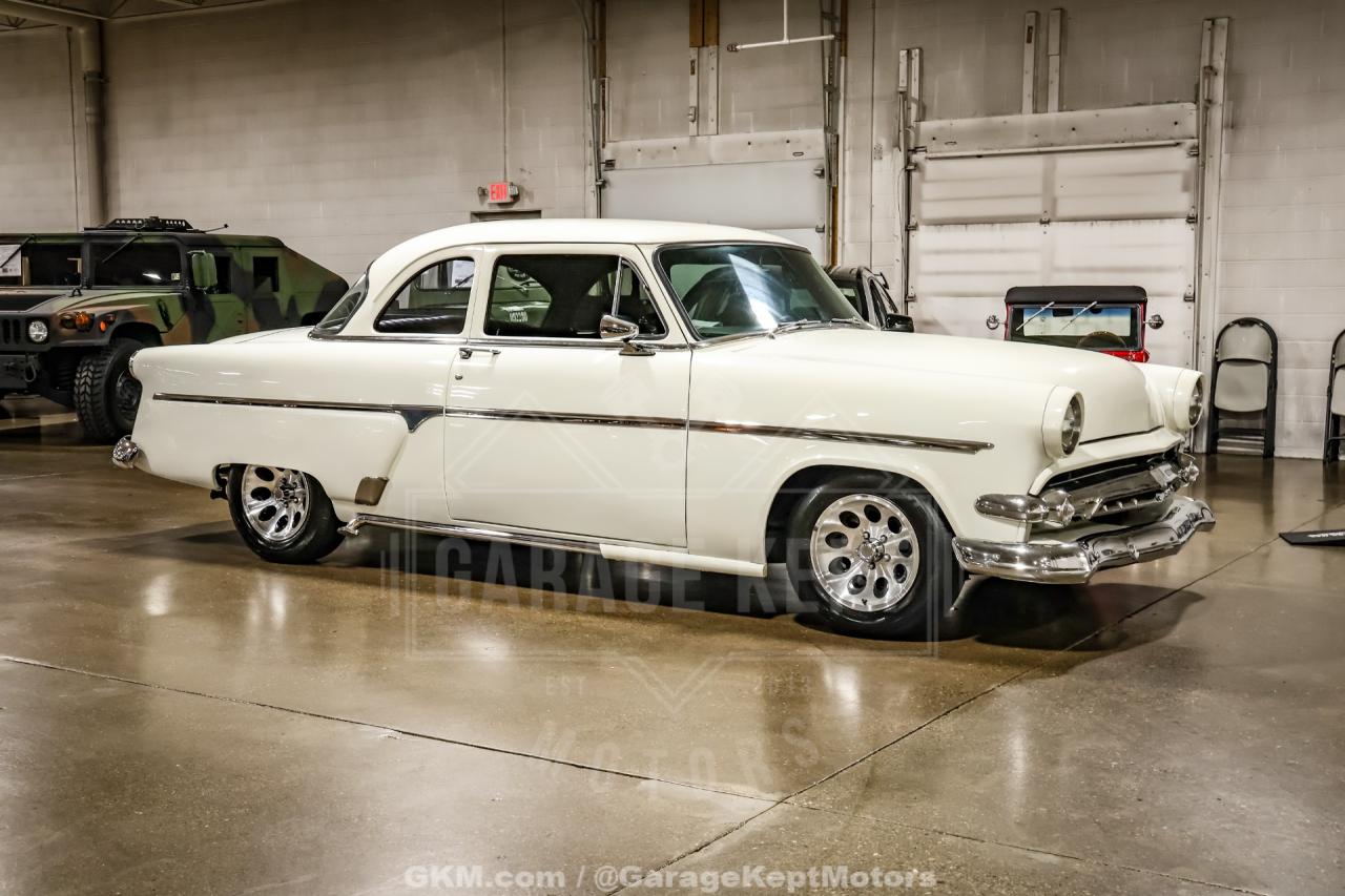 1954 Ford Crestline Skyliner
