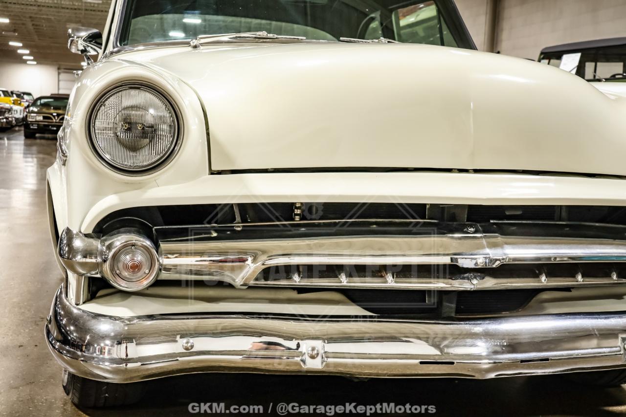 1954 Ford Crestline Skyliner