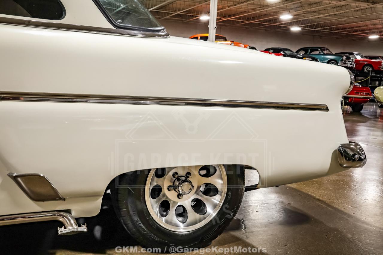 1954 Ford Crestline Skyliner