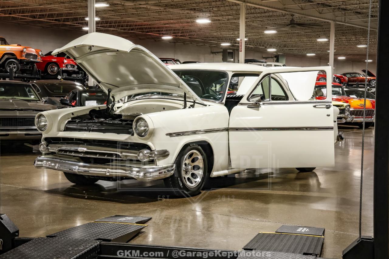 1954 Ford Crestline Skyliner