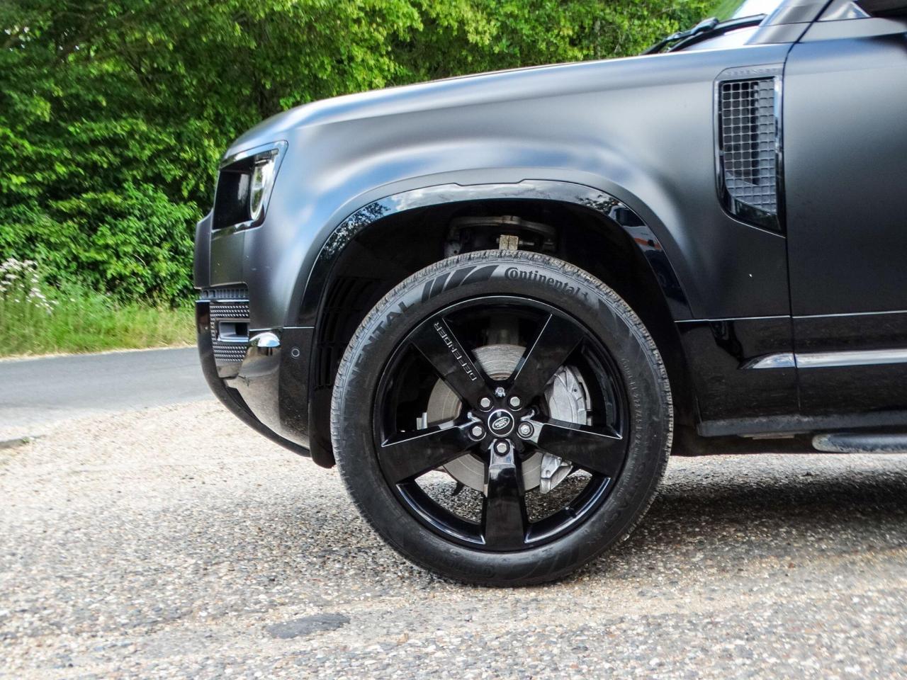 2023 Land Rover 3.0 D300 MHEV X-Dynamic SE Auto 4WD Euro 6 (s/s) 5dr
