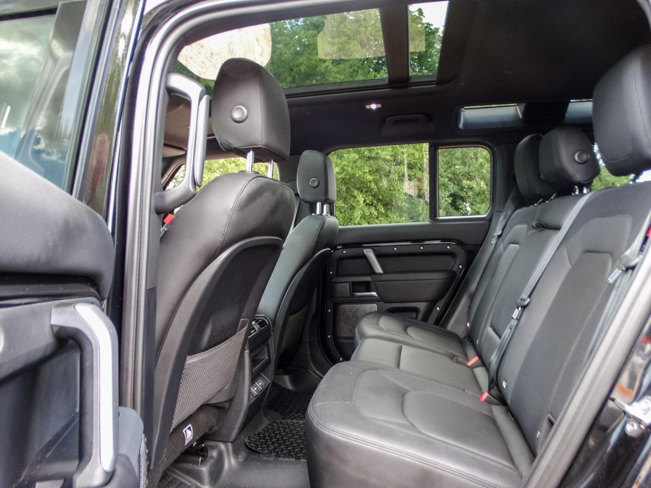 2023 Land Rover 3.0 D300 MHEV X-Dynamic SE Auto 4WD Euro 6 (s/s) 5dr