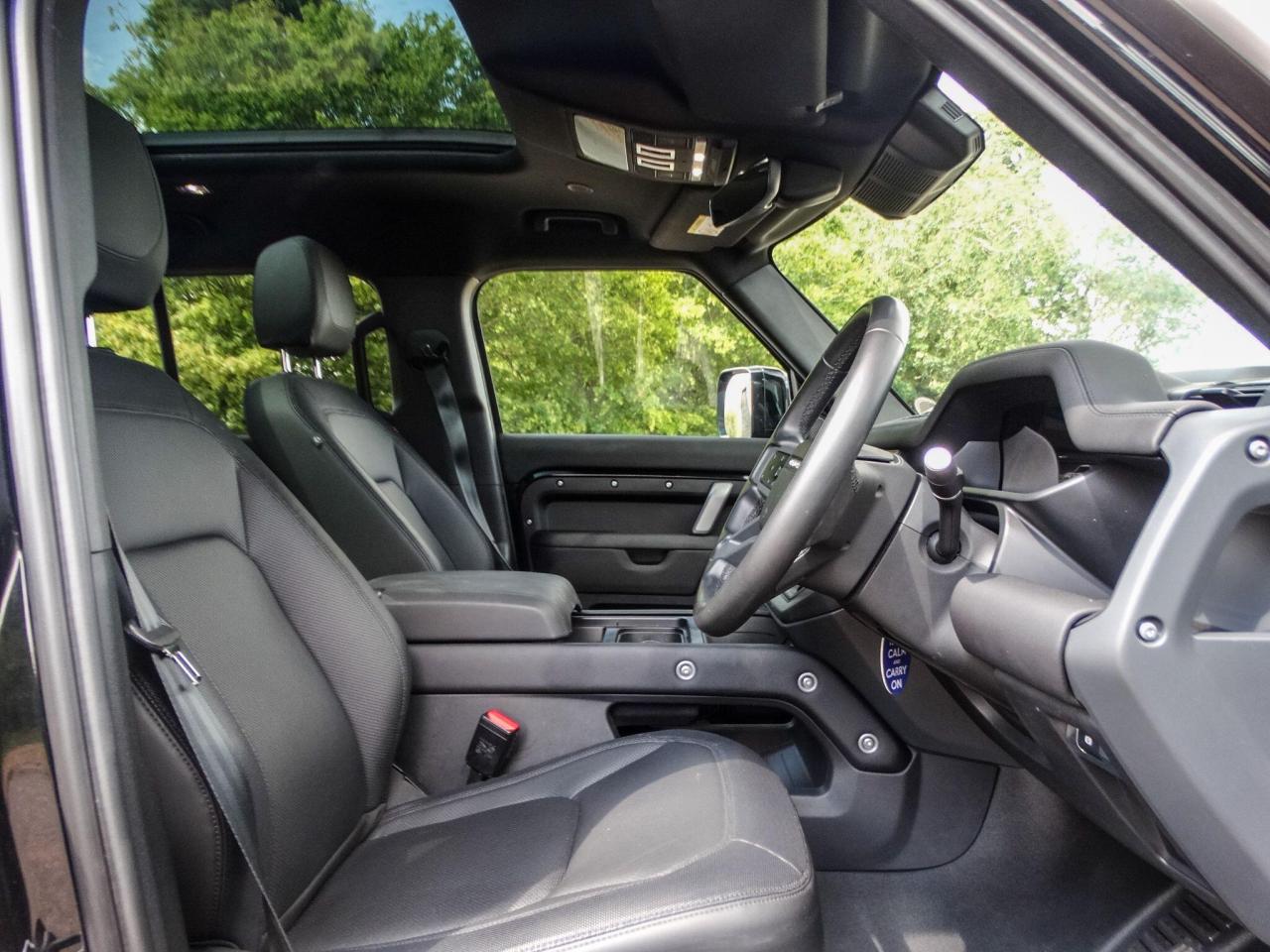 2023 Land Rover 3.0 D300 MHEV X-Dynamic SE Auto 4WD Euro 6 (s/s) 5dr