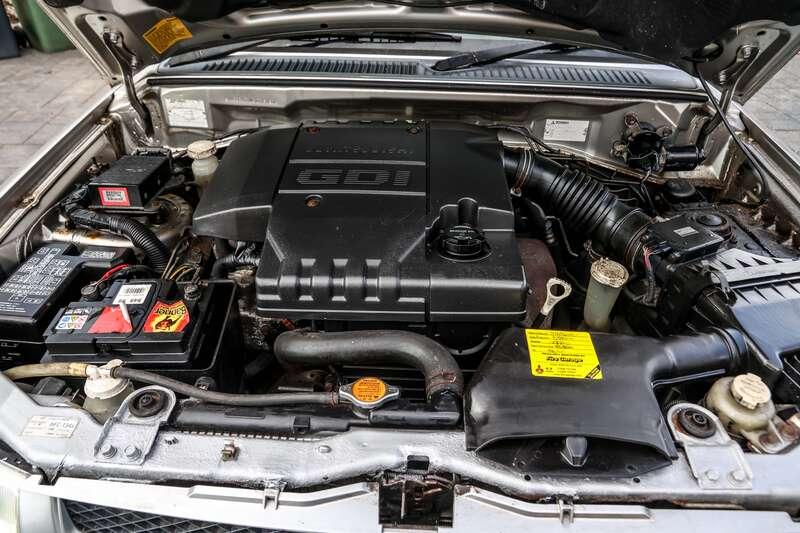 2003 Mitsubishi SHOGUN