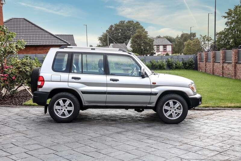 2003 Mitsubishi SHOGUN