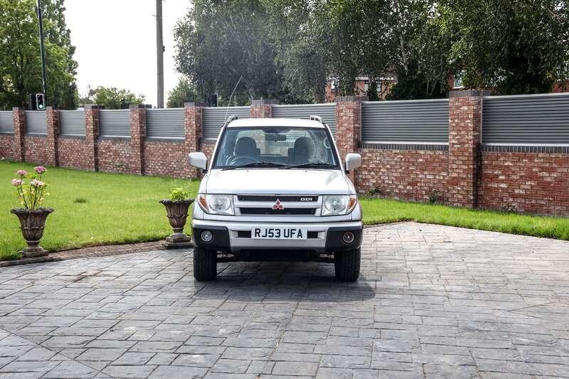 2003 Mitsubishi SHOGUN