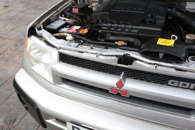 2003 Mitsubishi SHOGUN