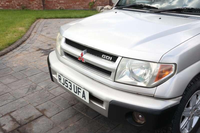 2003 Mitsubishi SHOGUN