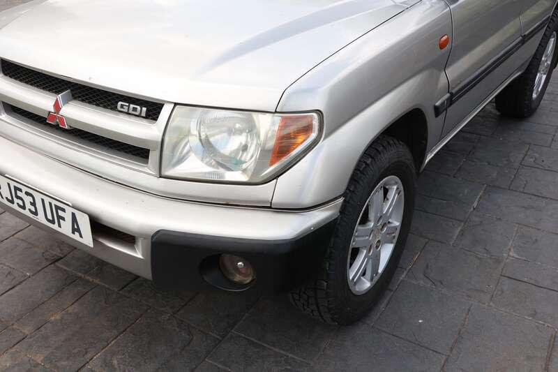 2003 Mitsubishi SHOGUN