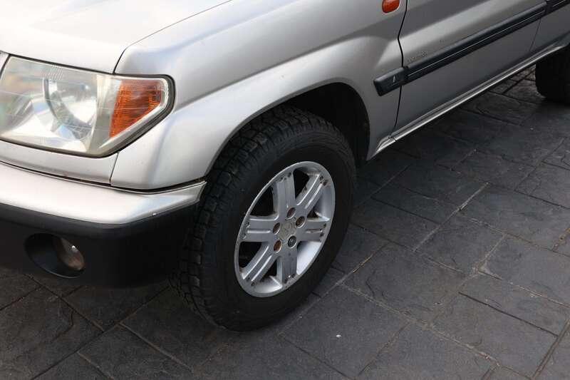 2003 Mitsubishi SHOGUN