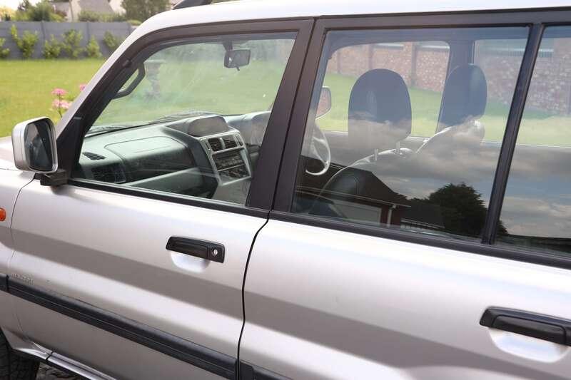 2003 Mitsubishi SHOGUN