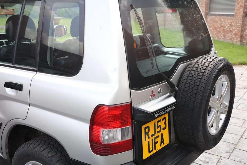 2003 Mitsubishi SHOGUN