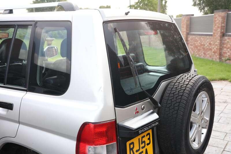 2003 Mitsubishi SHOGUN