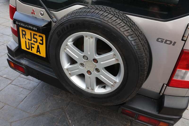 2003 Mitsubishi SHOGUN