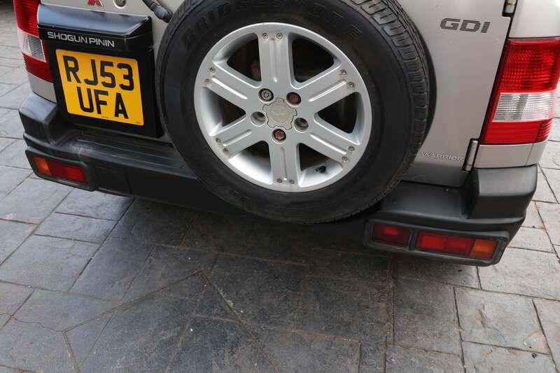 2003 Mitsubishi SHOGUN
