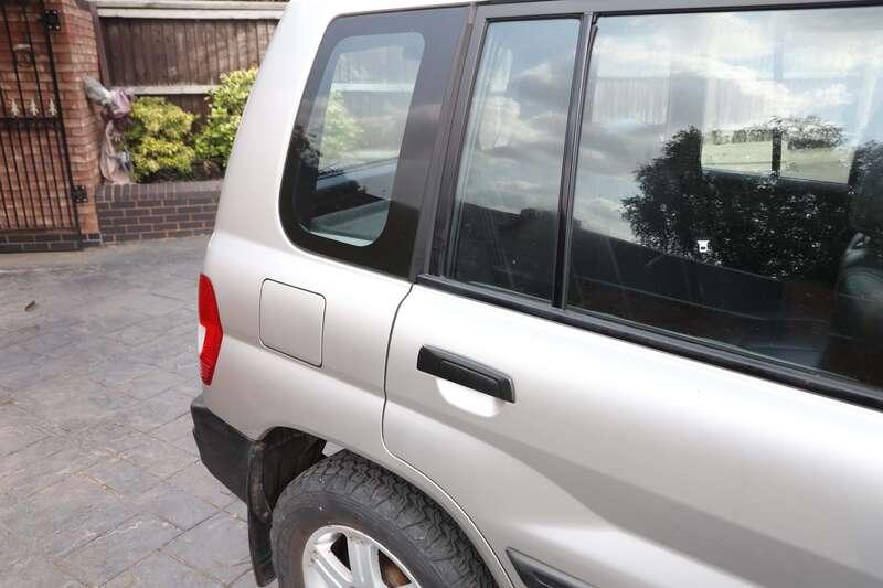 2003 Mitsubishi SHOGUN
