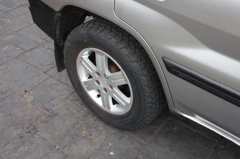2003 Mitsubishi SHOGUN