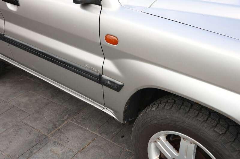 2003 Mitsubishi SHOGUN