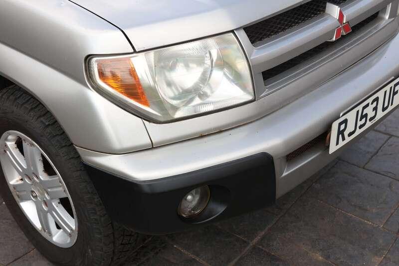 2003 Mitsubishi SHOGUN