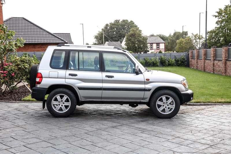 2003 Mitsubishi SHOGUN