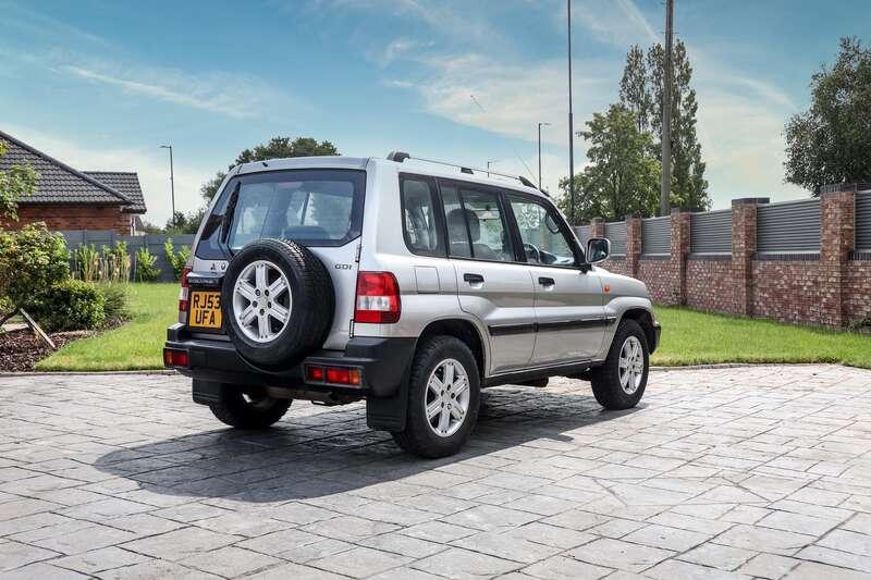 2003 Mitsubishi SHOGUN