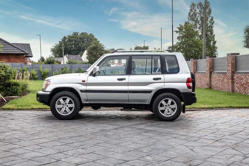 2003 Mitsubishi SHOGUN