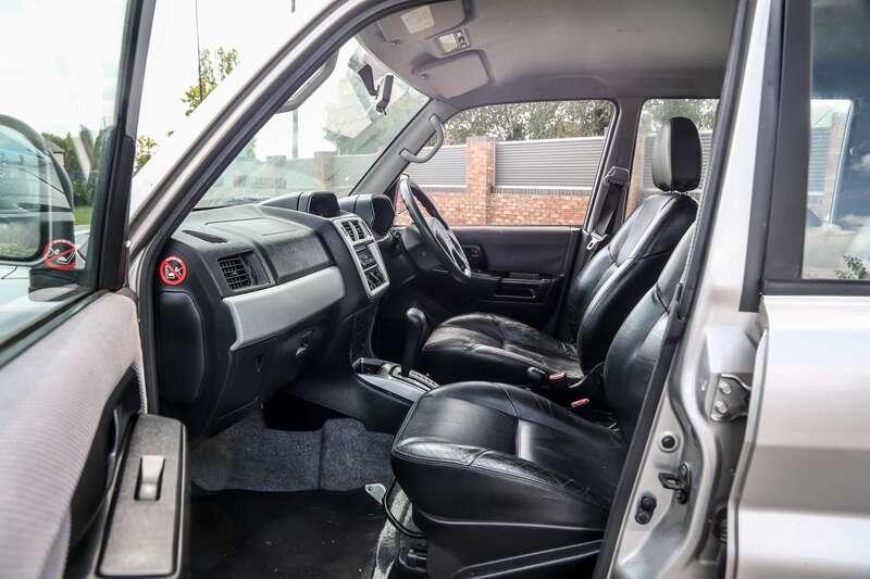 2003 Mitsubishi SHOGUN