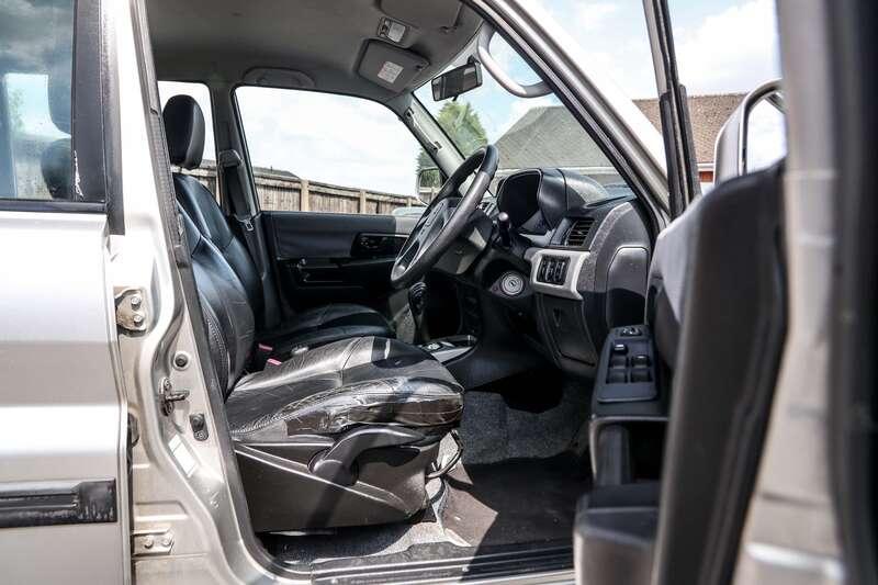 2003 Mitsubishi SHOGUN