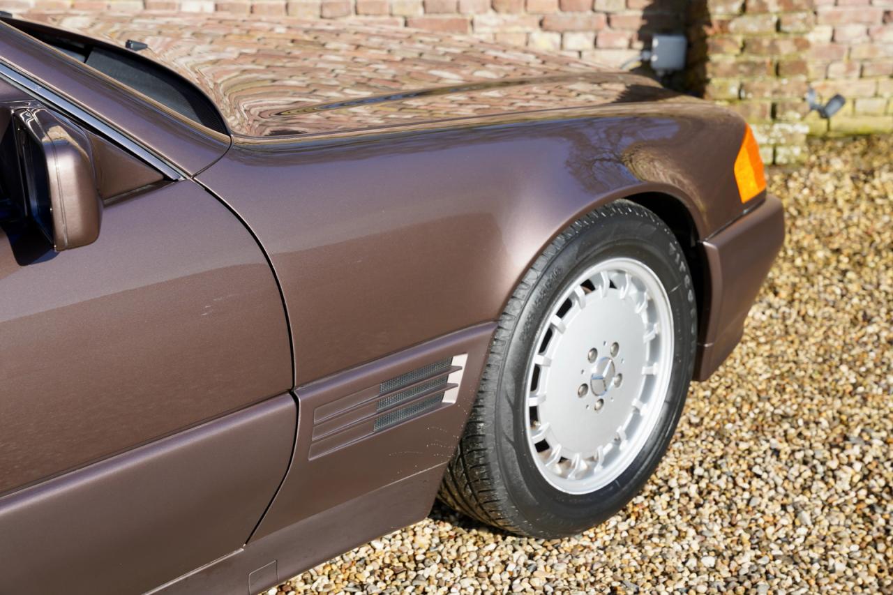 1993 Mercedes - Benz 300 SL &ldquo;Brown over brown&rdquo; 300 SL &ldquo;Brown over brown&rdquo;
