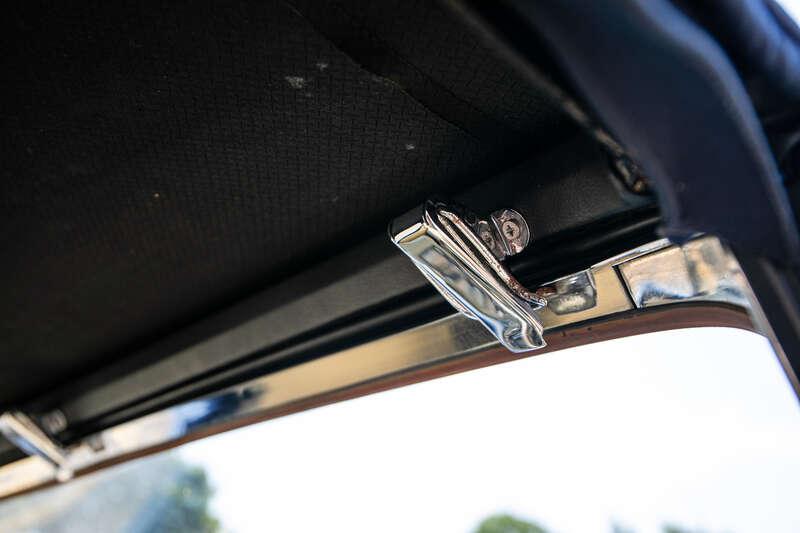 1964 Daimler SP250