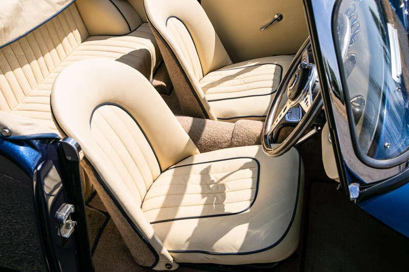 1964 Daimler SP250