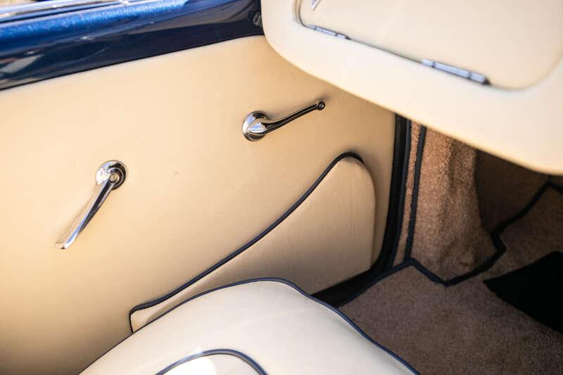 1964 Daimler SP250