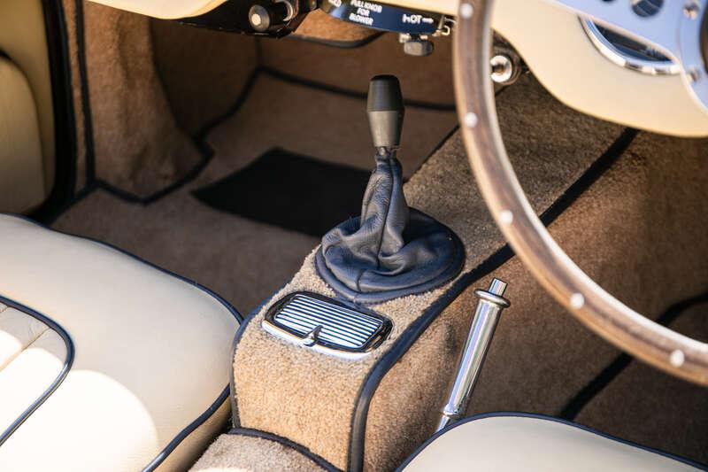 1964 Daimler SP250