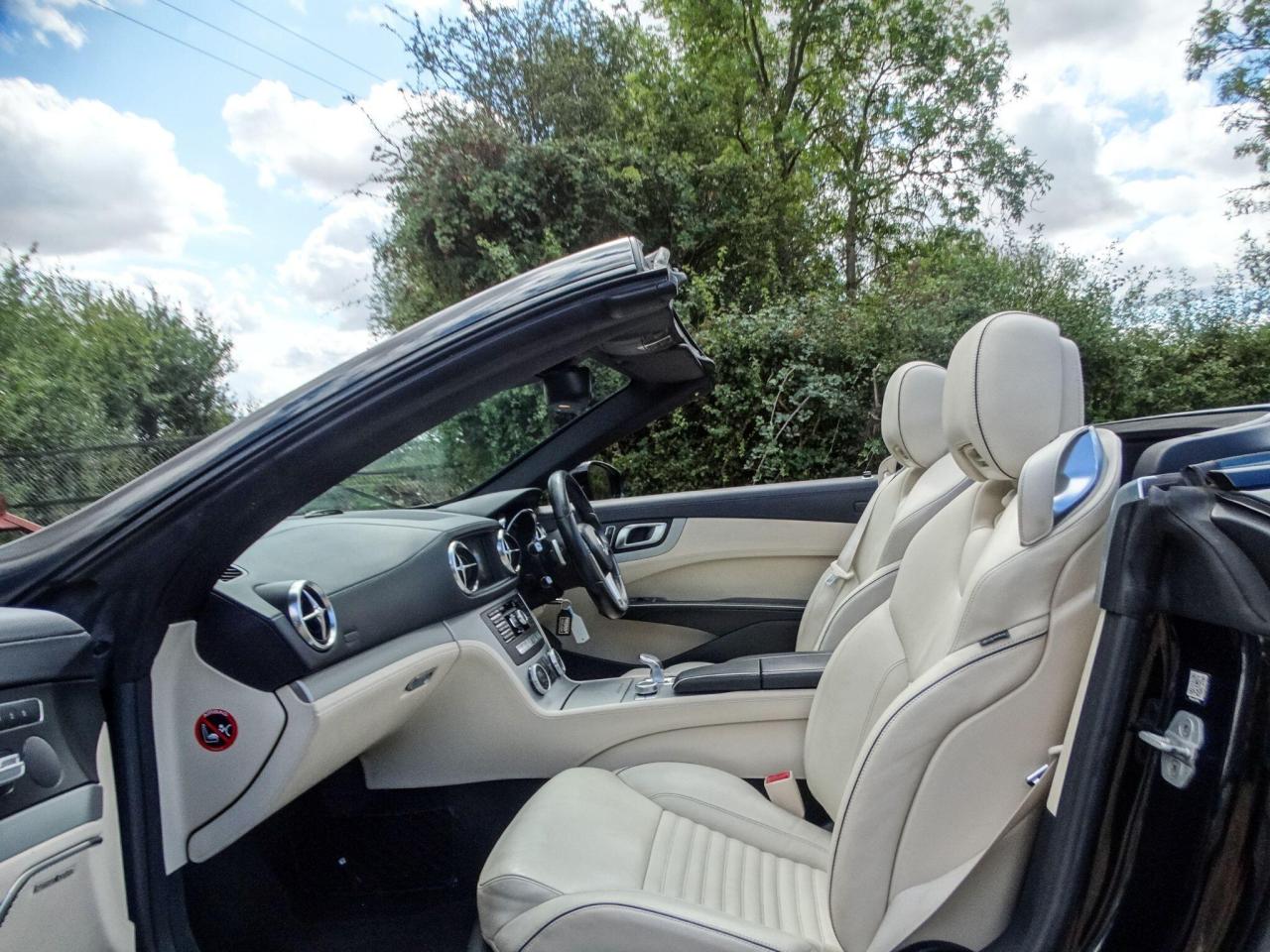 2014 Mercedes - Benz 3.0 SL400 AMG Sport Convertible 2dr Petrol G-Tronic Euro 6 (s/s) (333 ps)