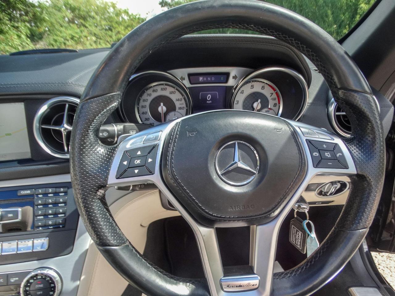 2014 Mercedes - Benz 3.0 SL400 AMG Sport Convertible 2dr Petrol G-Tronic Euro 6 (s/s) (333 ps)