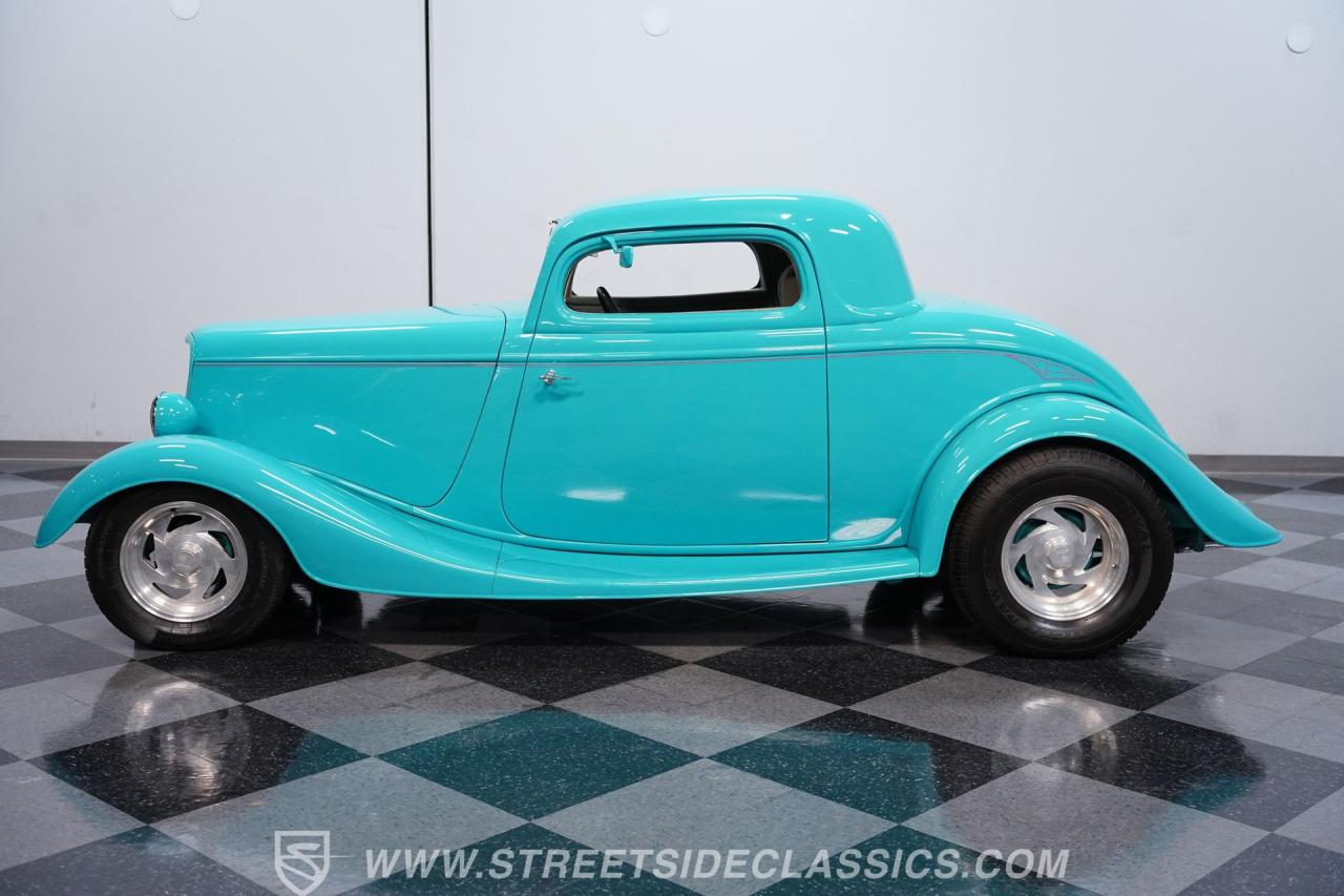 1933 Ford 3-Window Coupe