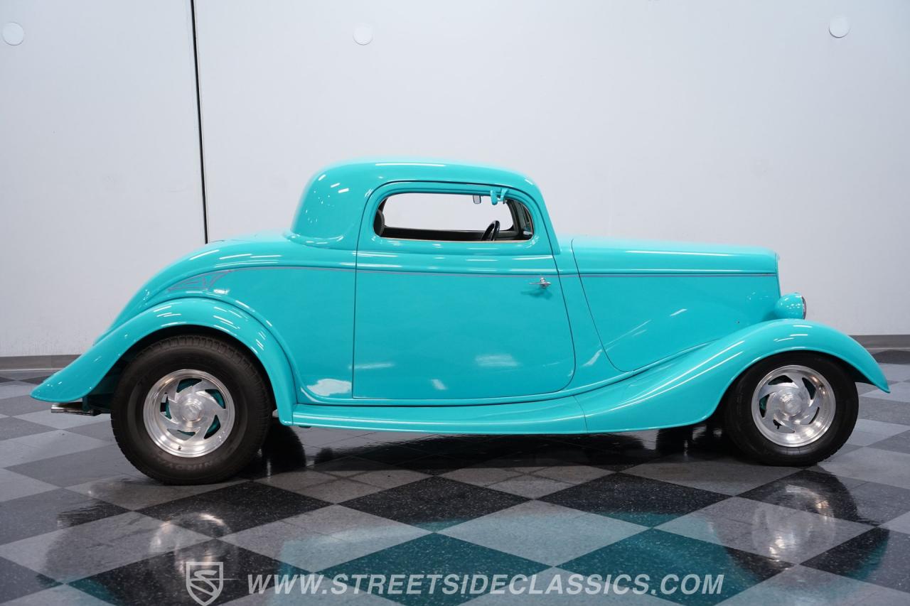 1933 Ford 3-Window Coupe