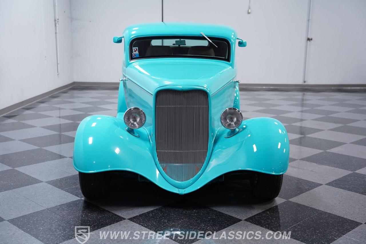 1933 Ford 3-Window Coupe