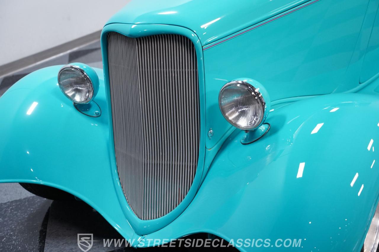 1933 Ford 3-Window Coupe