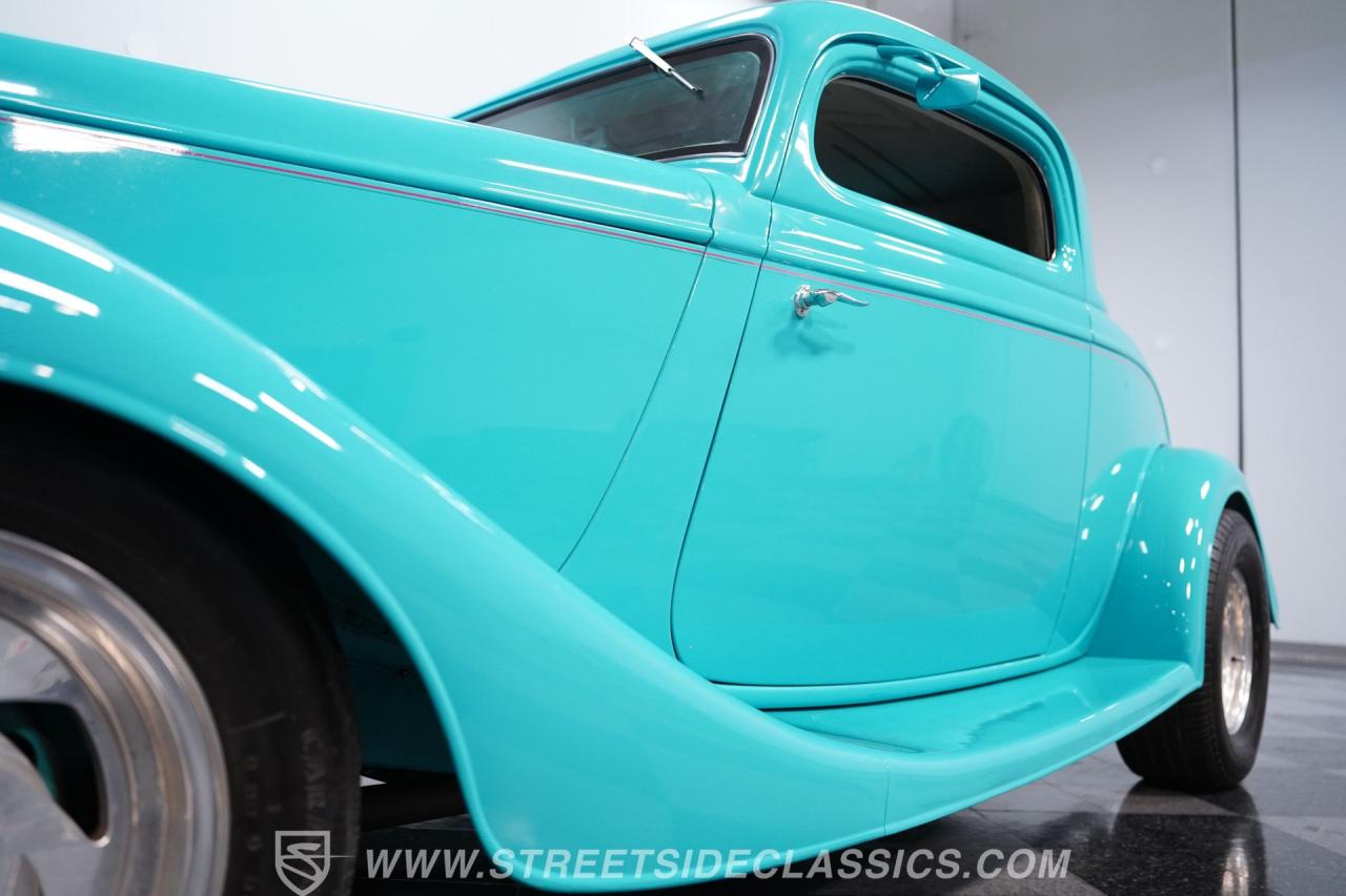 1933 Ford 3-Window Coupe