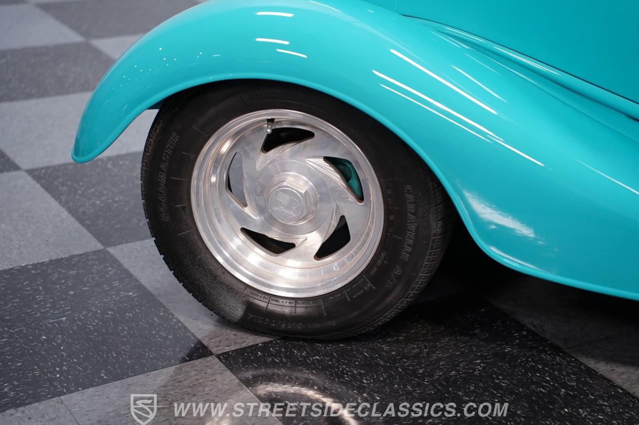 1933 Ford 3-Window Coupe