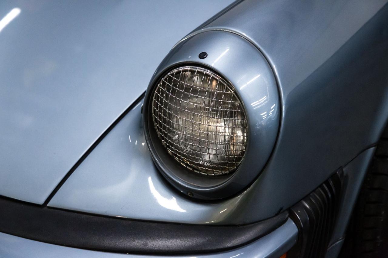 1984 Porsche 911 Carrera Cabriolet