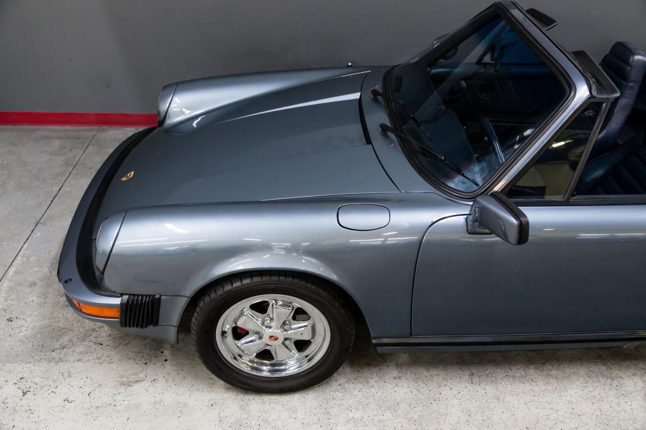 1984 Porsche 911 Carrera Cabriolet