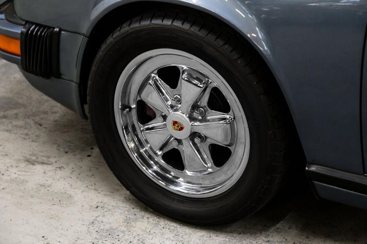 1984 Porsche 911 Carrera Cabriolet