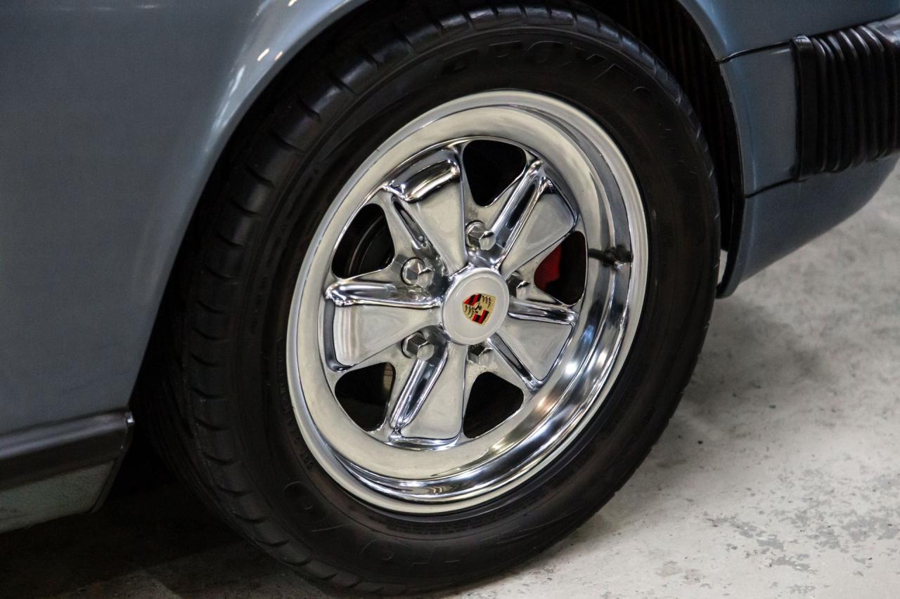 1984 Porsche 911 Carrera Cabriolet