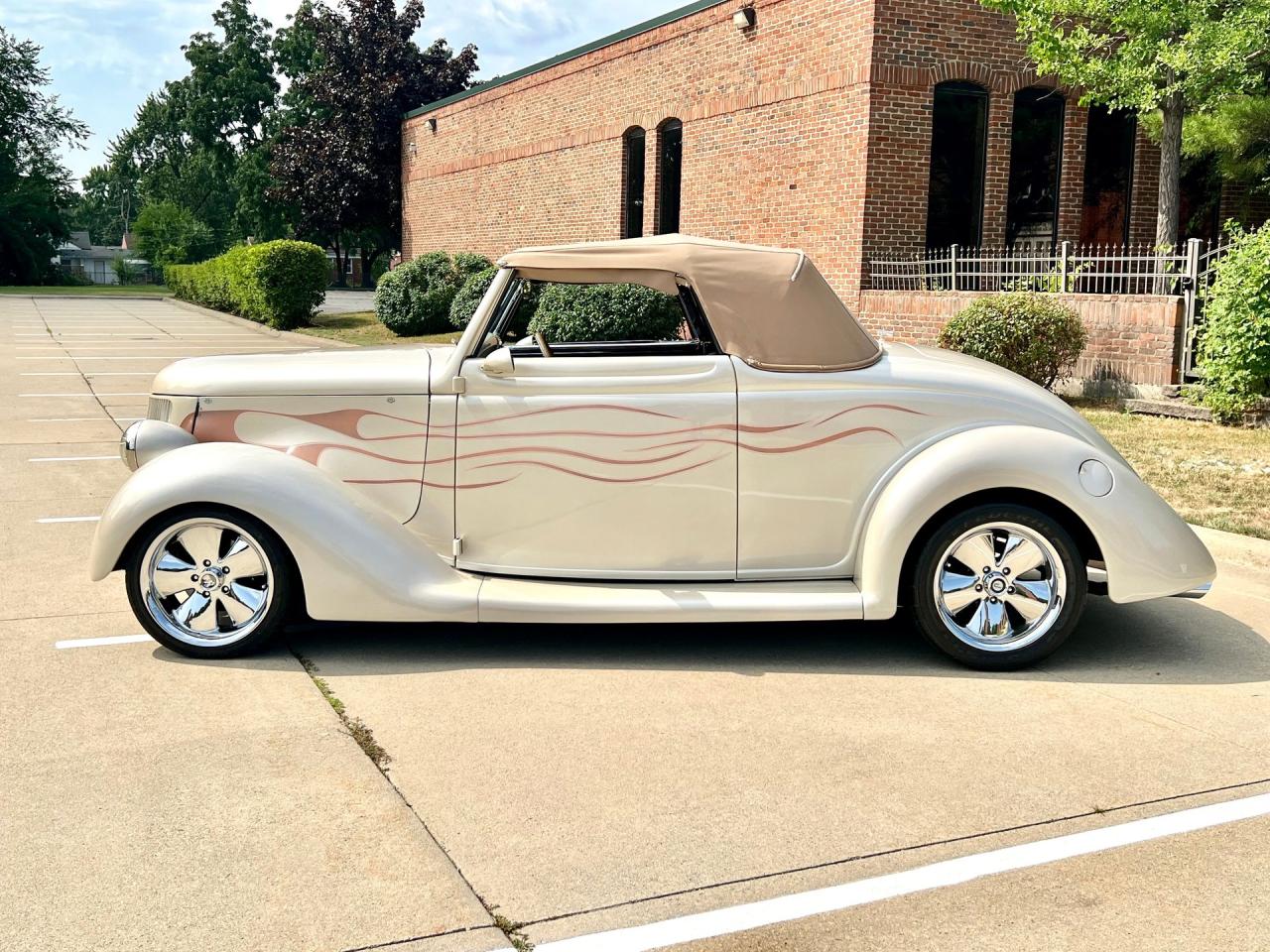 1936 Ford Cabriolet