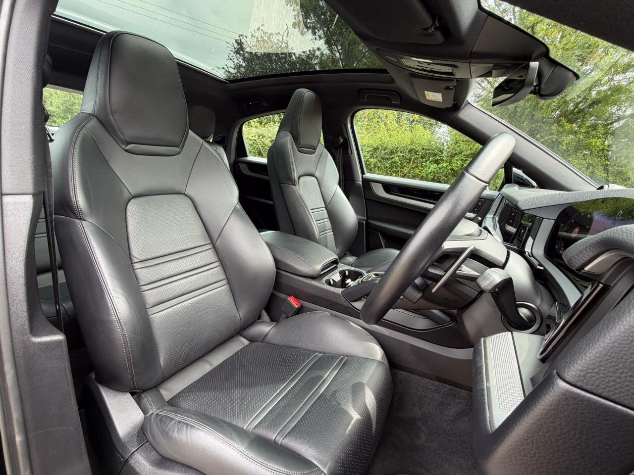 2024 Porsche 3.0 V6 E-Hybrid 25.9kWh TiptronicS 4WD Euro 6 (s/s) 5dr